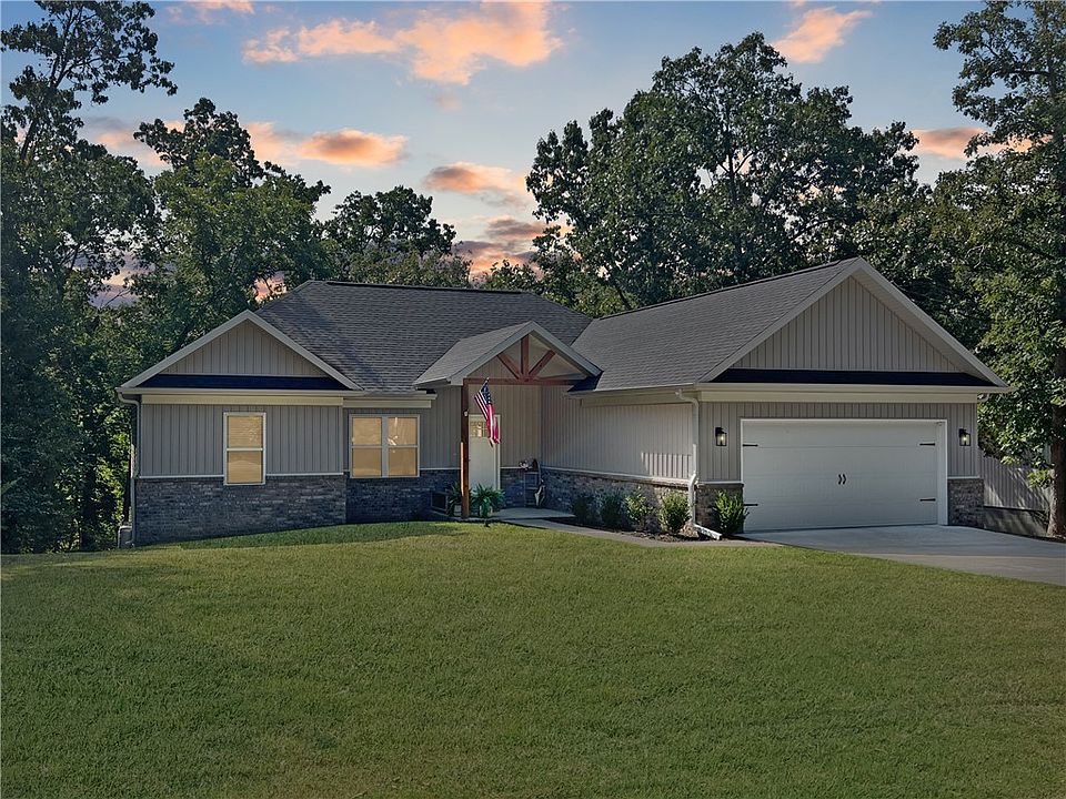 1st image of 15 Overton Dr