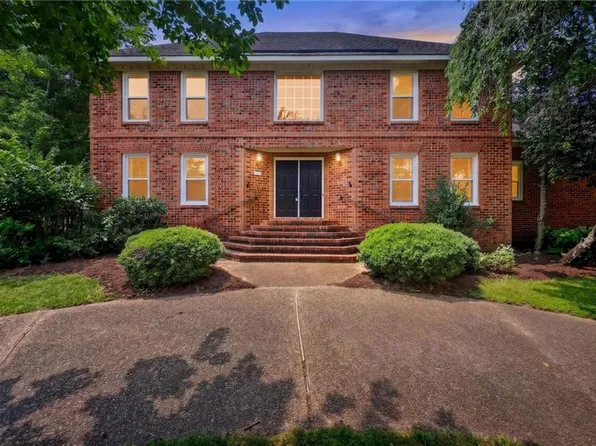 1705 Pilgrims Mews, Virginia Beach, VA 23455