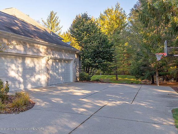 4th image of 1351 Trotters Ln
