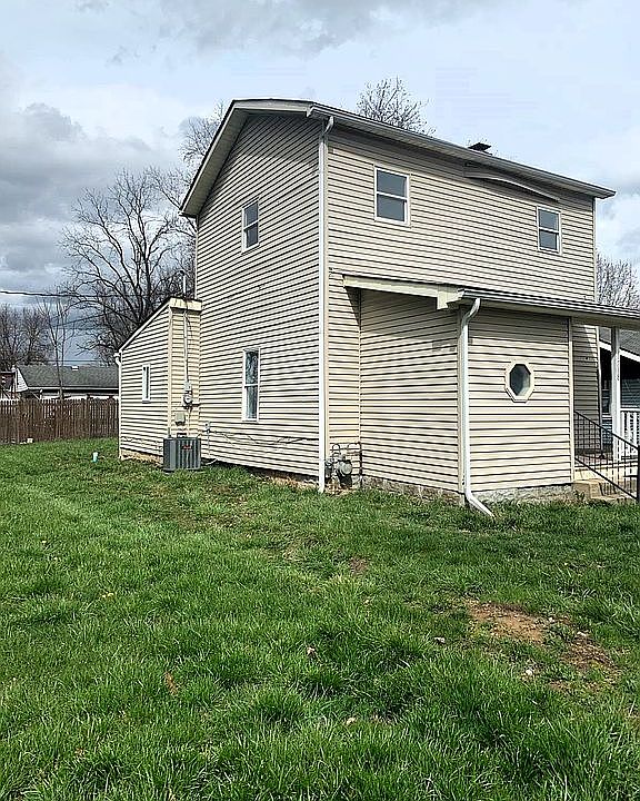 1st image of 1718 W 9th St