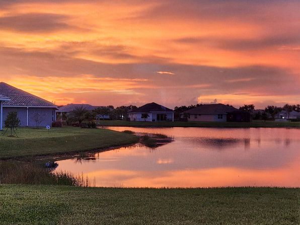 12404 SW Sunrise Lake Ter