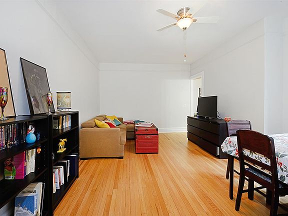 2nd image of 36 Duncan Ave #605
