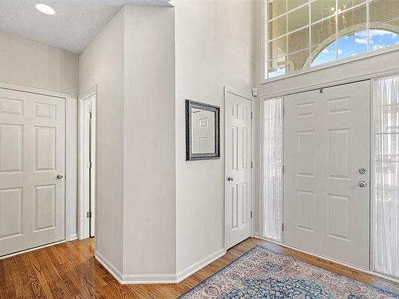 3rd image of 8112 N Cosby Ave