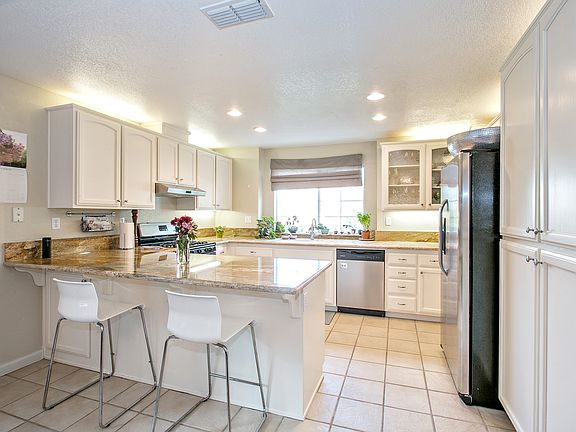 3rd image of 113 Gisler Ct