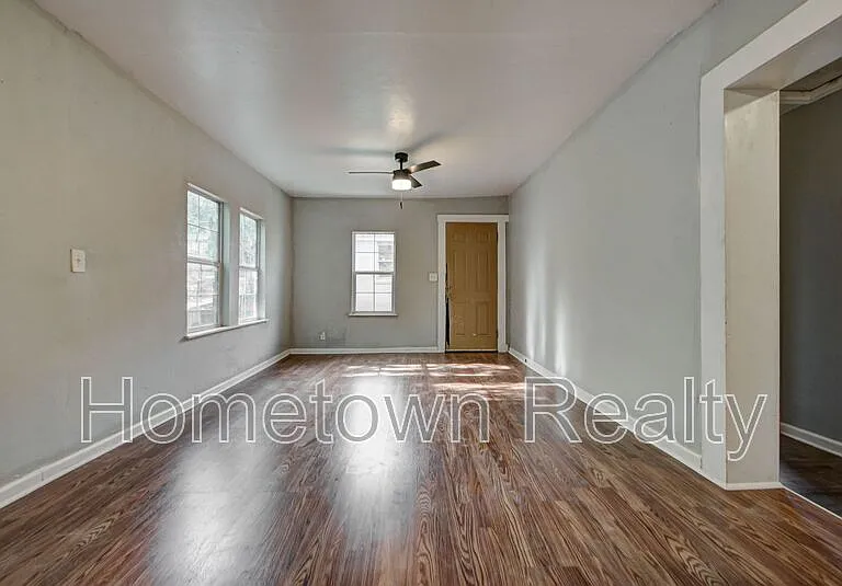 1801 E Madison St — Photo 10