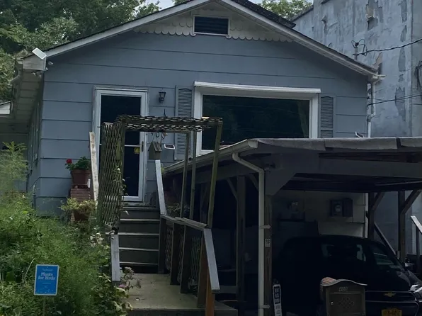405 Cornelia Ave, Staten Island, NY 10312