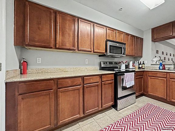 5th image of 3218 Veterans Memorial Pkwy #1206