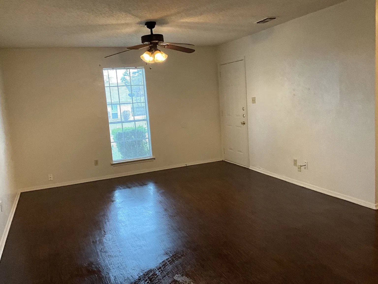 2 bed, 1064 sqft, $1,145 — Photo 2