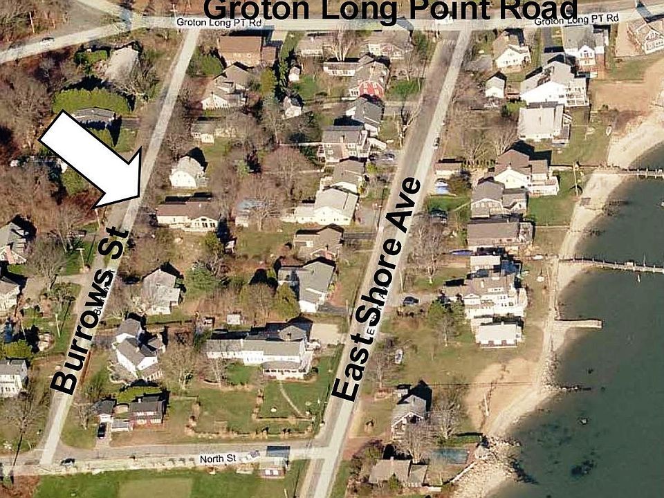 Walking distance to the putting green and the beach