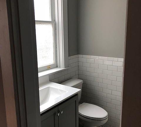 3rd image of 2815 W Grace St #B