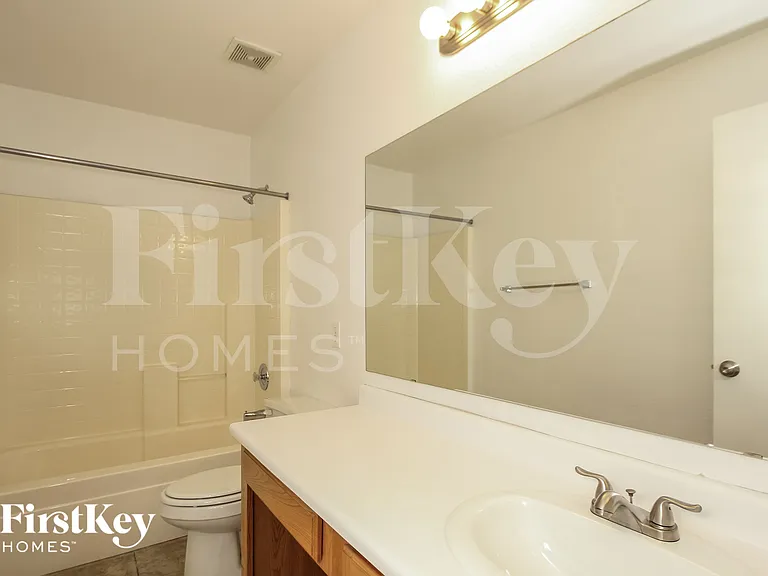 18039 N 89th Dr — Photo 13