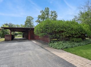 429 E Drury Ln, Barrington, IL 60010