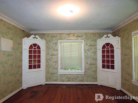 2nd image of 306 San Augustine St
