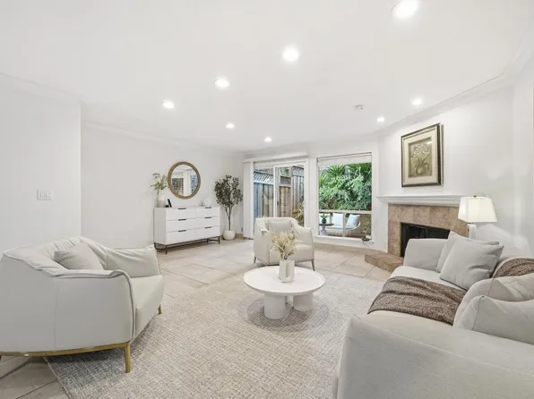 117 Mission Dr, East Palo Alto, CA 94303