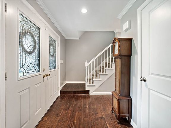 3rd image of 8058 Oxbridge Dr
