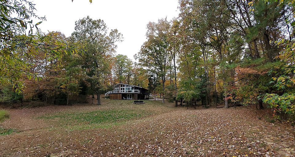 1st image of 22875 Piney Wood Cir