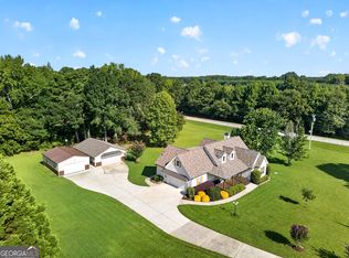 466 Bob Smith Rd, Sharpsburg, GA 30277
