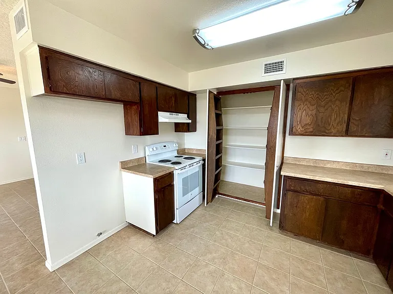 2988 Cisco Dr S — Photo 11