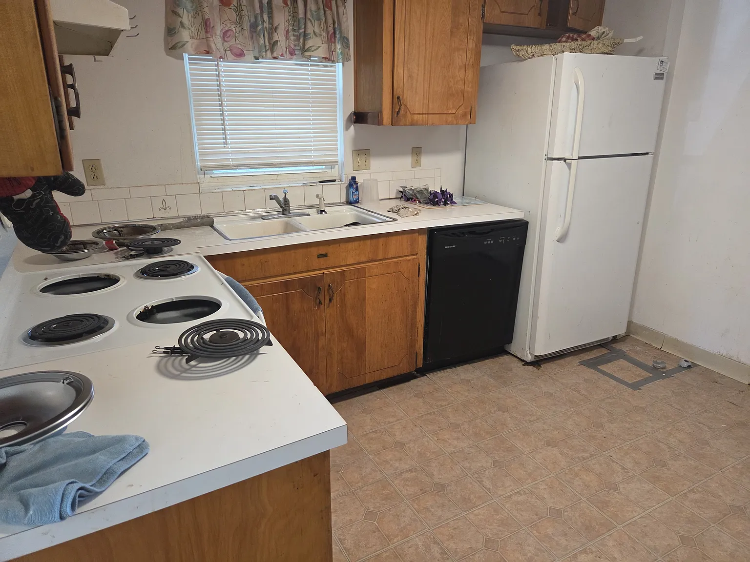 3 bed, 1.5 bath, 1200 sqft, $1,450 — Photo 1