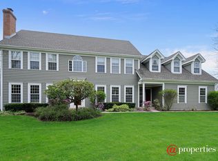 2311 Steeple Chase Cir W, Libertyville, IL