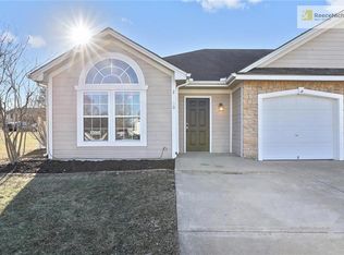 21550 S Clairmont St, Peculiar, MO 64078