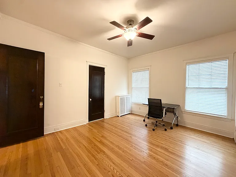 415 W Surf St #1A — Photo 16