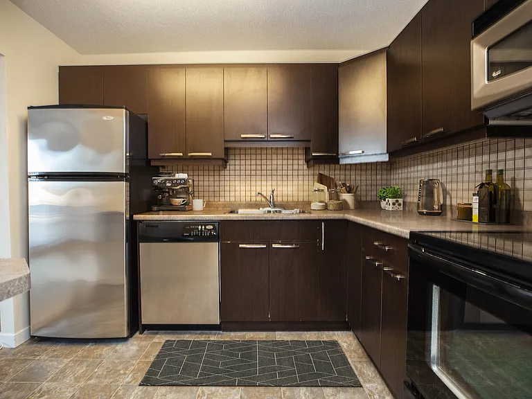 800 Corydon Ave — Photo 25
