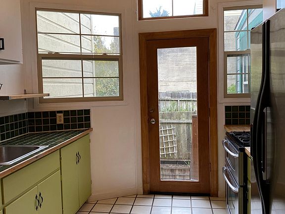 5th image of 180 Clayton St #180B