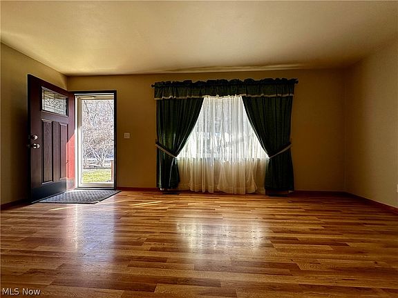 3rd image of 609 Triplett St
