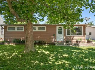 131 Highland Dr NE, Rockford, MI