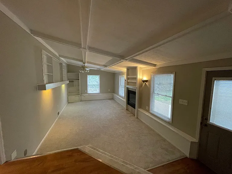 2132 S 48th Ave — Photo 3