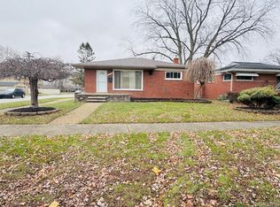 6572 Centralia St, Dearborn Heights, MI 48127