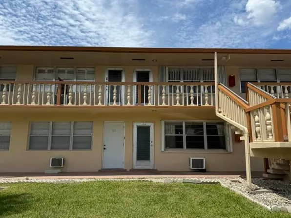 104 Hastings G, West Palm Beach, FL 33417