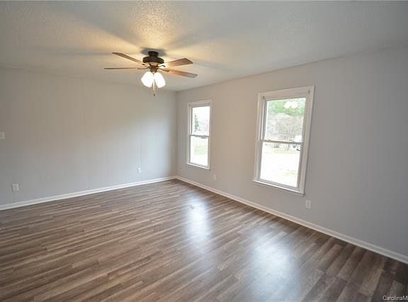 4th image of 222 Sikeston Ct