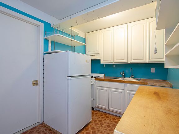2nd image of 422 E 10th St #1B