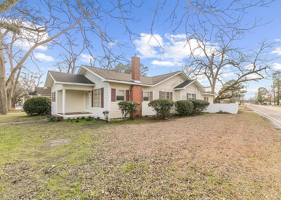 1st image of 200 Forrest St