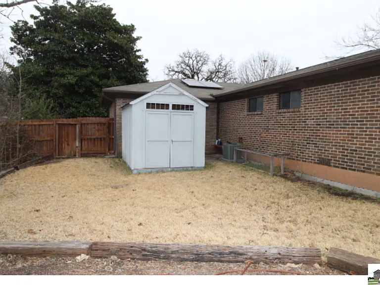 204 Oak St — Photo 28