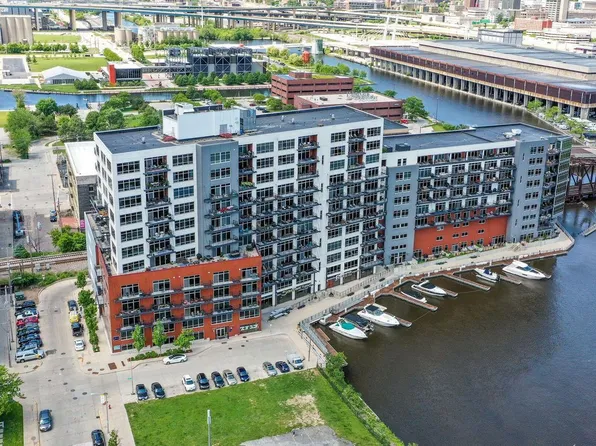 106 West Seeboth STREET #911, Milwaukee, WI 53204