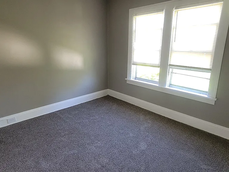 8502 Grand Division Ave #UP — Photo 19