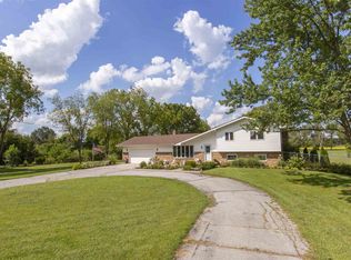 10645 Ireland Rd, Osceola, IN 46561