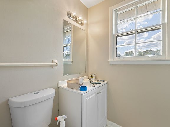 4th image of 739 McPherson Dr