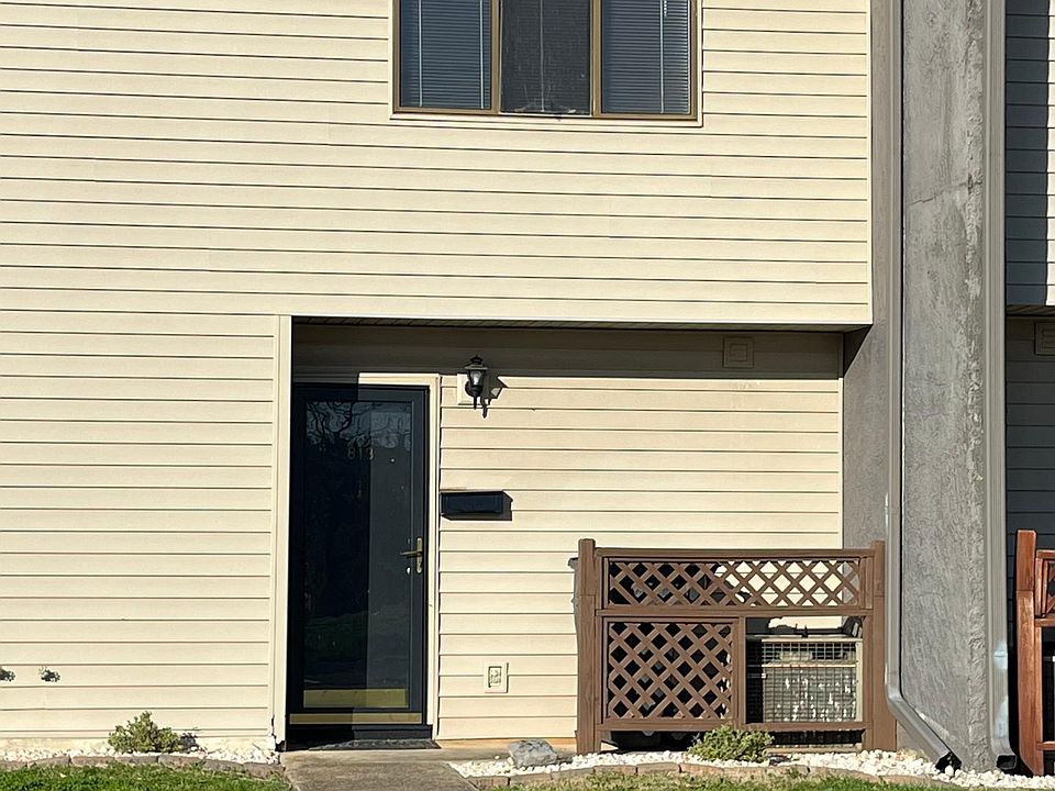 1st image of 813 7th St #813