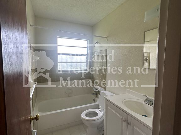 5th image of 620 N Lake Ave APT 1-6