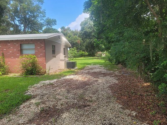 3rd image of 10601 Akers Dr N