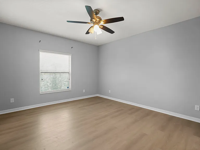 1300 Cavender Creek Rd — Photo 18