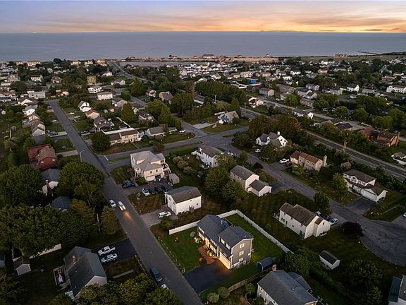 3rd image of 46 Exeter Blvd