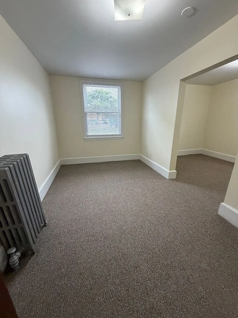 Spacious studio in Waltham — Photo 2