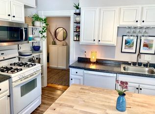 946 Bay Rd UNIT 3, South Hamilton, MA 01982