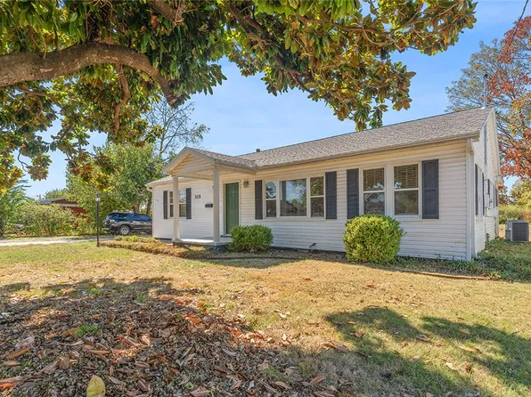 305 S Dixieland Rd, Rogers, AR 72758