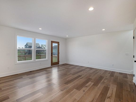 3rd image of 5457 Camfield Dr